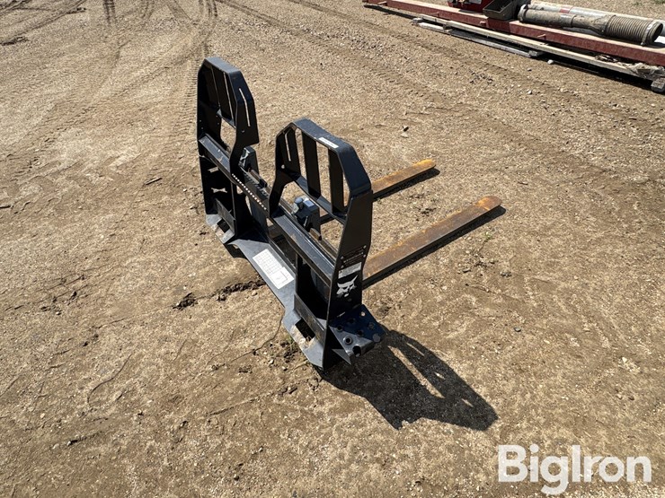 bobcat-48”-hd-walk-thru-skid-steer-pallet-forks-image-5