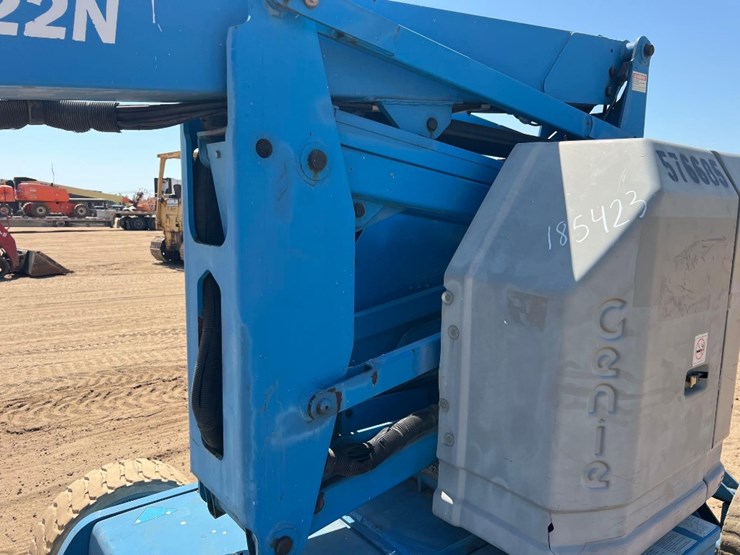 2005-genie-z-34/22-electric-telescopic-manlift-image-23