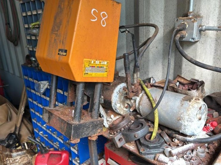 #98-•-hydraulic-hose-crimper-image-1