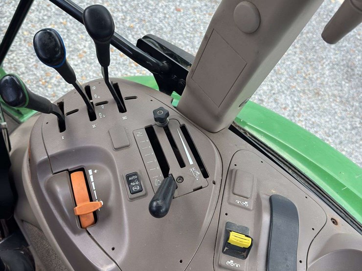 2020-john-deere-6120e-image-26