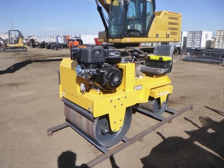 2025-sdlool-sl850-tandem-vibratory-roller-image-1