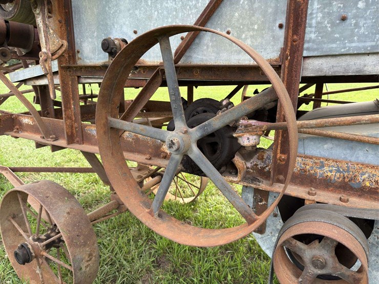 baker-threshing-machine-image-26