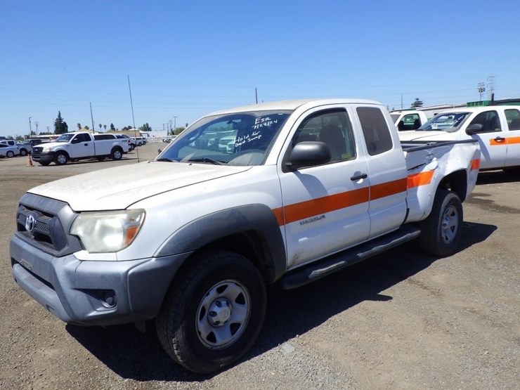 2014-toyota-tacoma-image-2