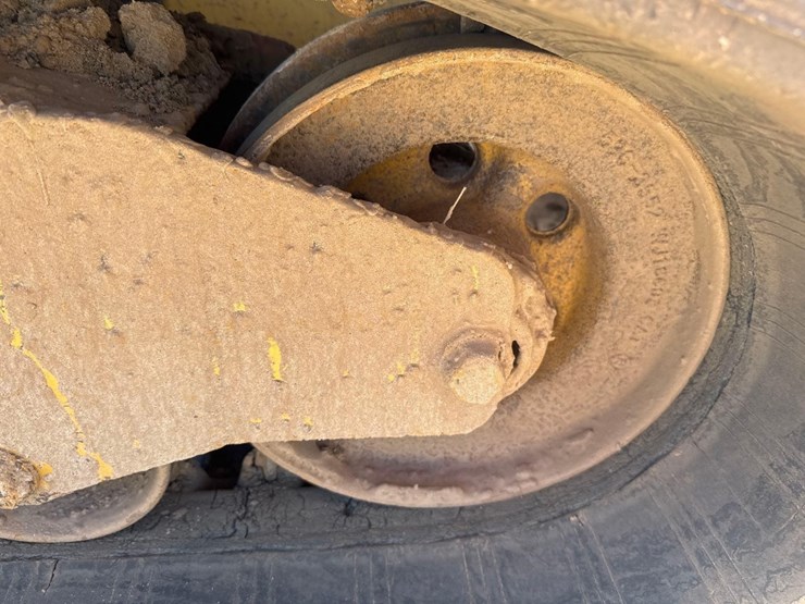 2018-caterpillar-299d2-image-16