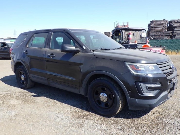 2017-ford-explorer-image-2