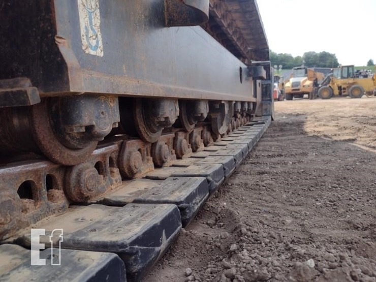 2019-deere-135g-image-40