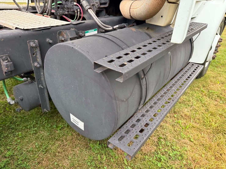 2000-caterpillar-c12-image-15