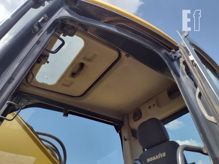 2011-komatsu-pc228us-lc-8-image-15