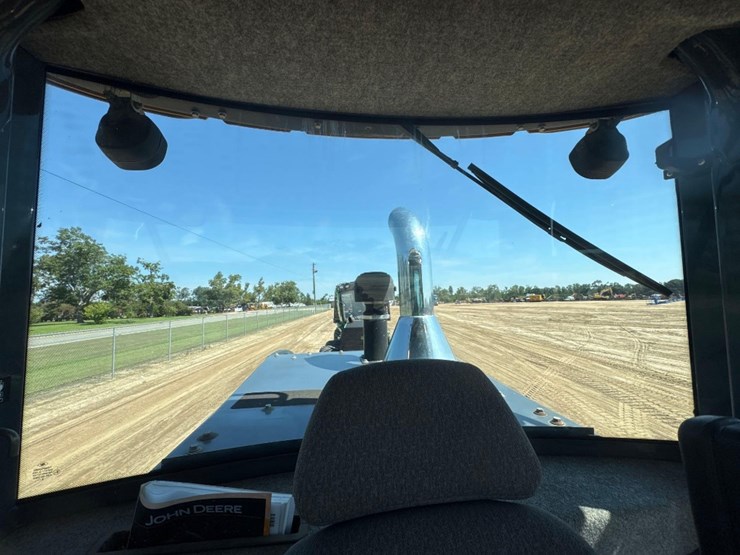 2016-deere-624k-image-33