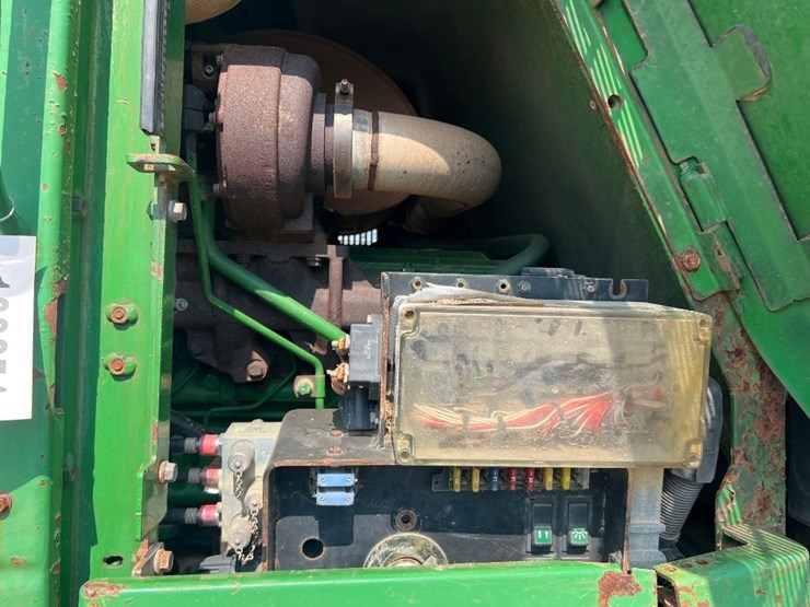 2010-deere-1110e-image-29