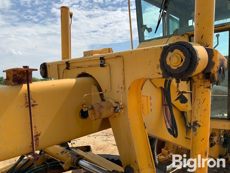 1991-deere-570b-image-19