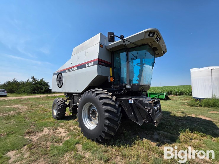 2002-gleaner-r62-image-3