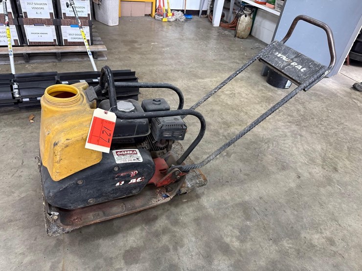 dynapac-lf90-plate-compactor-support-equipment-image-1