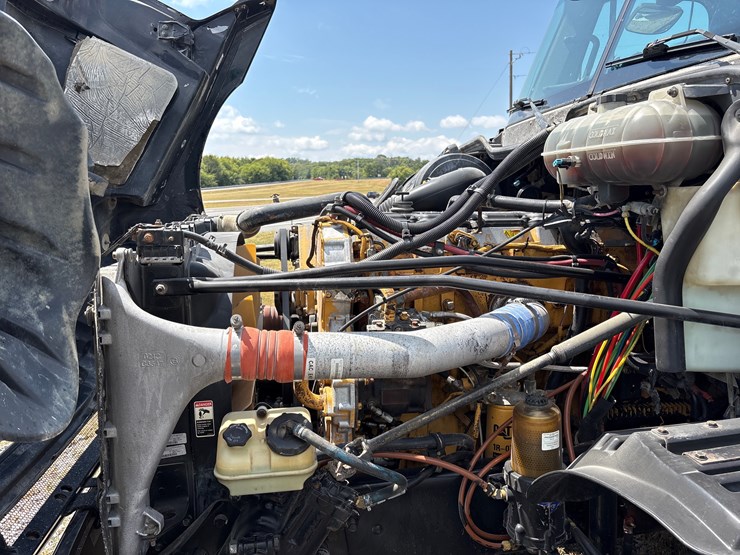 2006-caterpillar-10-image-20