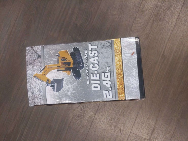 unused-remote-controller-excavator-image-4