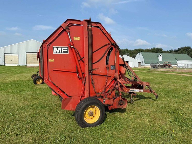 massey-ferguson-560-image-6