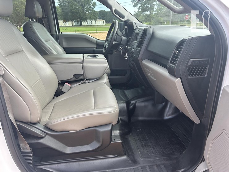 2020-ford-f150-image-40