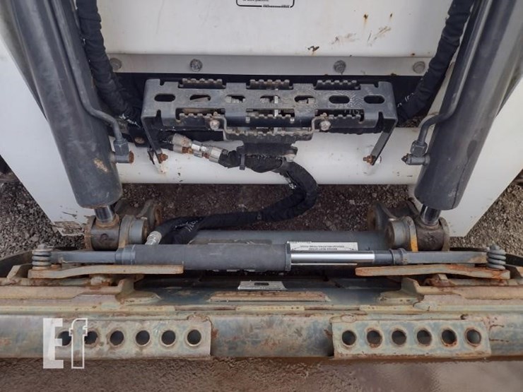 2022-bobcat-s740-image-16