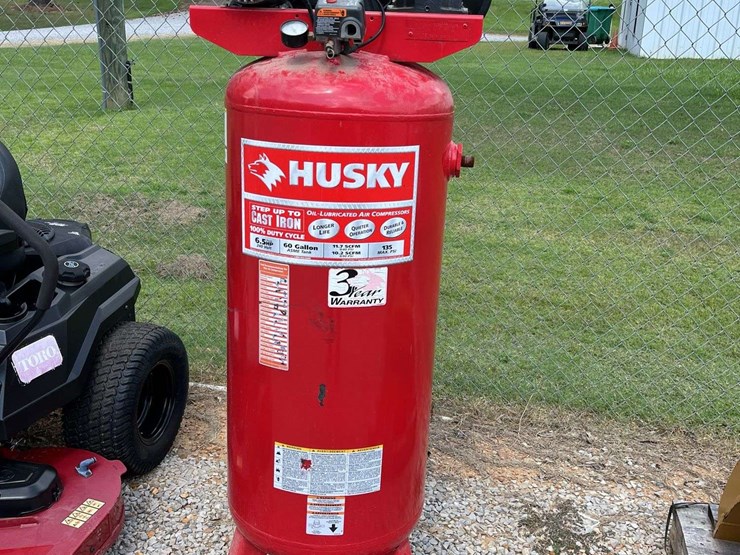 husky-upright-air-compressor-image-1