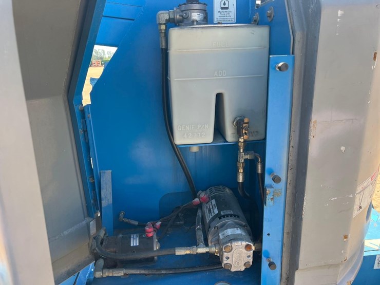 2005-genie-z-34/22-electric-telescopic-manlift-image-24