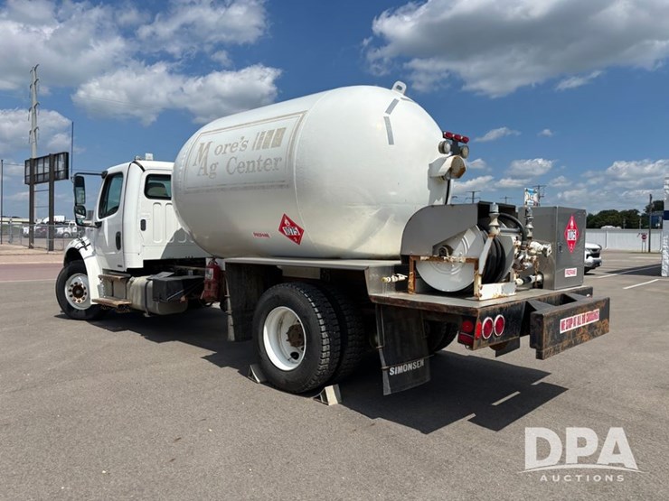 2006-freightliner-business-class-(dr12083)-image-6
