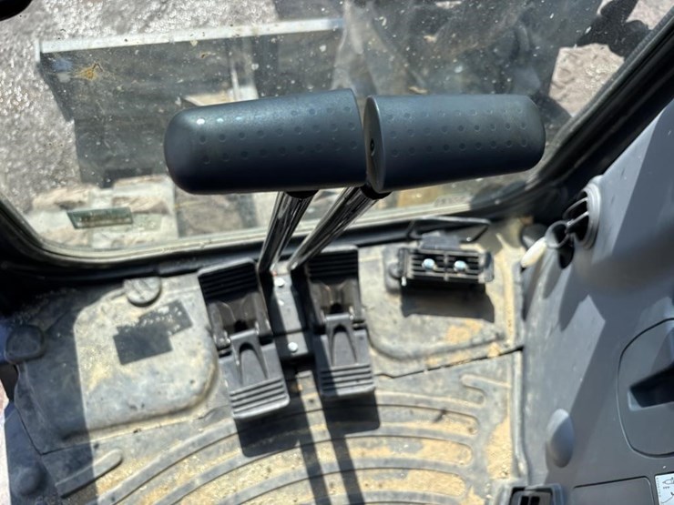 2023-deere-60g-image-28