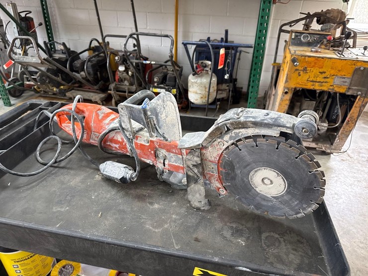 husqvarna-electric-k3000-cut-n-break-cutoff-saw-support-equipment-image-2