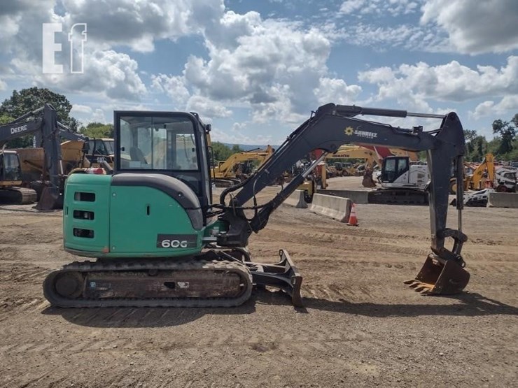 2017-deere-60g-image-3