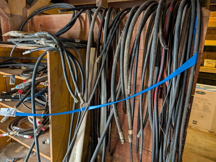 #3027-•-entire-corner-contents-image-6