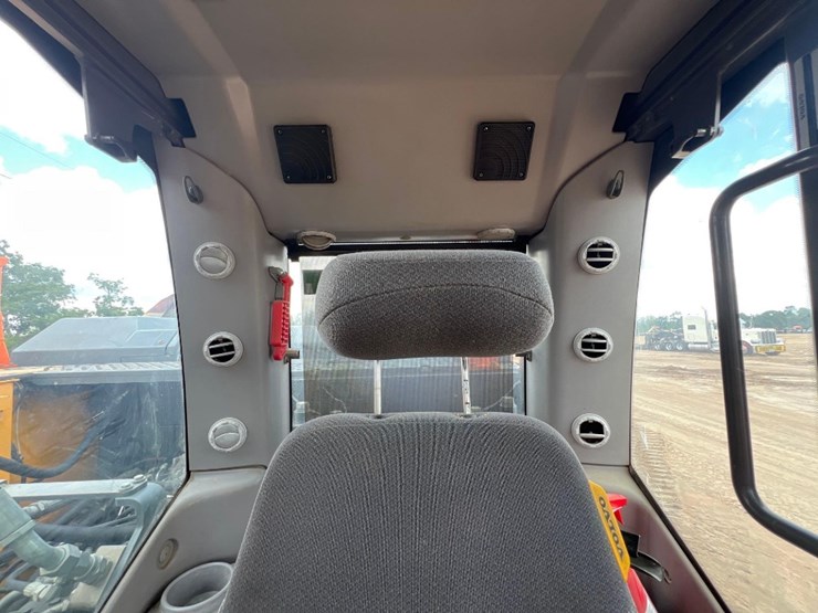 2017-volvo-ec250el-image-47