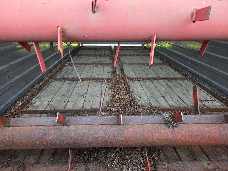 gehl-silage-wagon-on-tandem-running-gear,-12.5-x-15”-and-11l-x-15”-tires,-16’-long,-540-pto-image-12