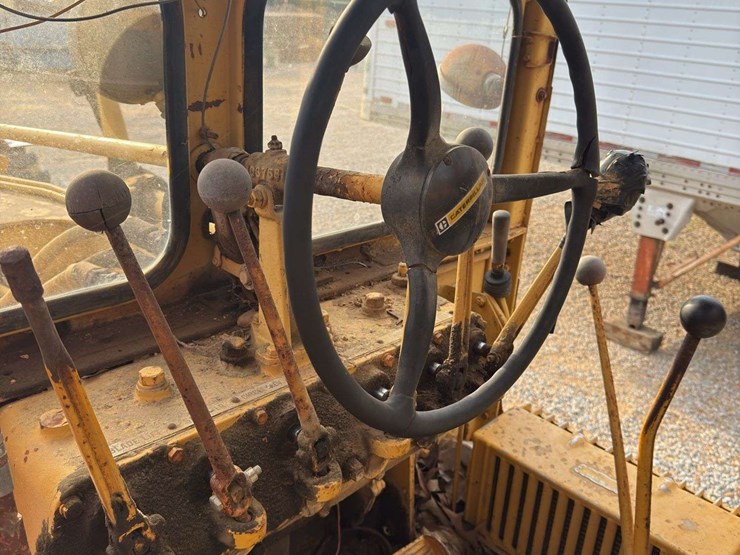 caterpillar-120-image-19