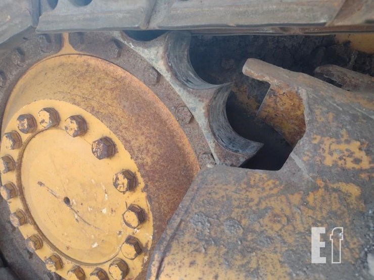 2012-deere-700j-lt-image-35
