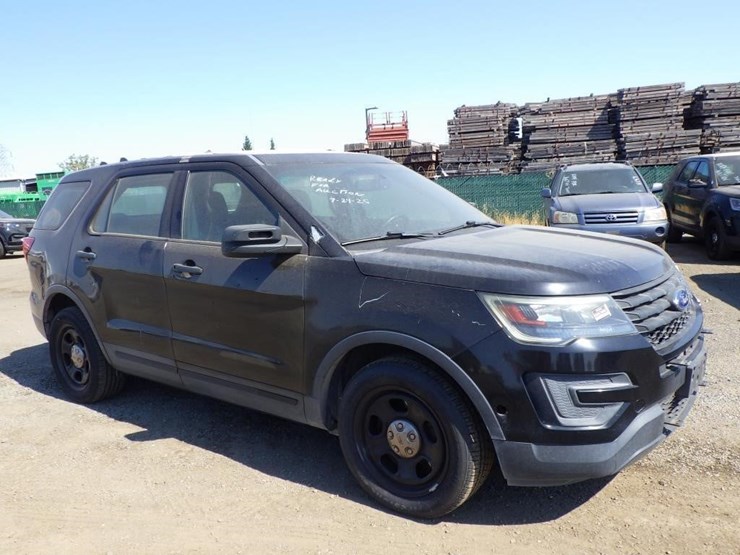 2017-ford-explorer-image-2