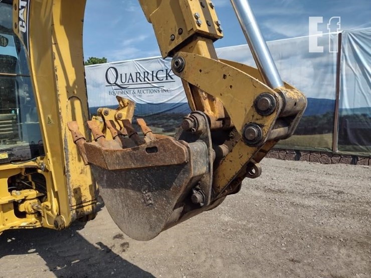 2004-caterpillar-420d-image-31