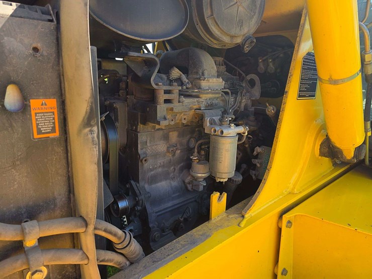 new-holland-lb75-image-71