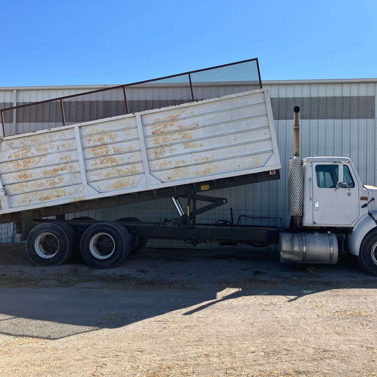 1994 INTERNATIONAL 8200