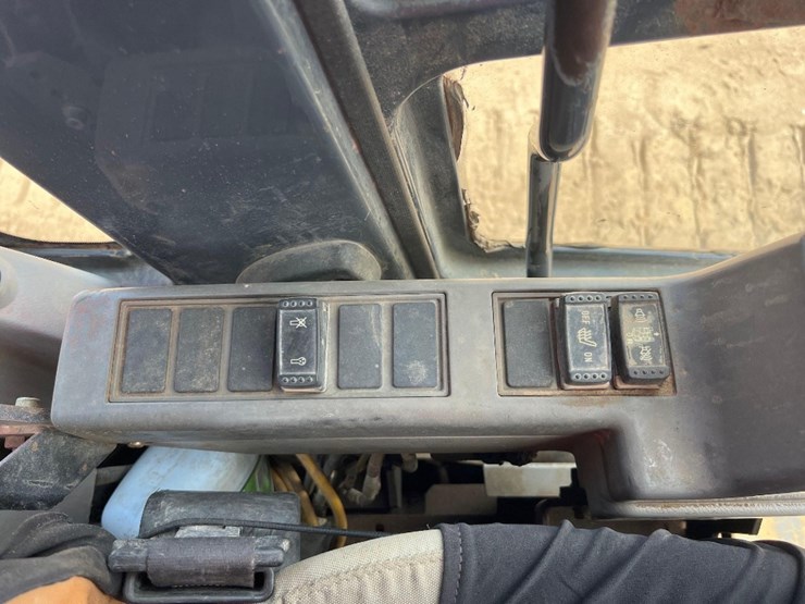2008-deere-270d-lc-image-43