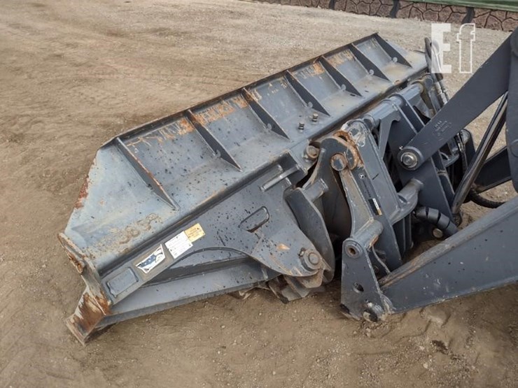 2020-deere-410l-image-21
