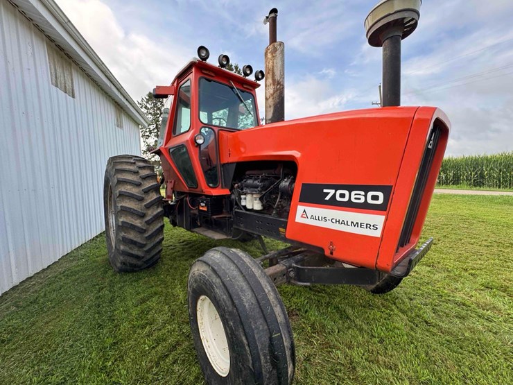 1980-allis-chalmers-7060-image-8