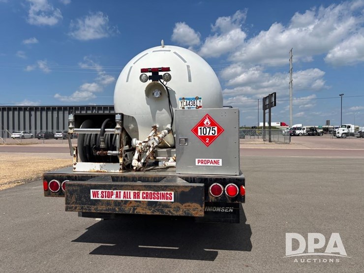 2006-freightliner-business-class-(dr12083)-image-9