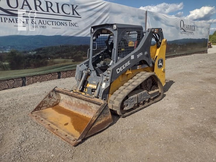 2022-deere-317g-image-39