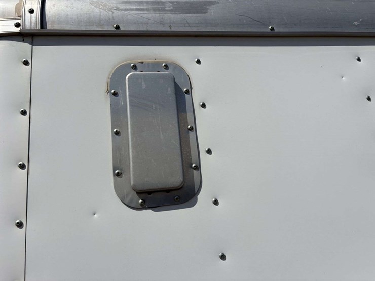 2004-forest-river-cargomate-enclosed-cargo-trailer,-7’x18’,-tandem-axle-with-(2)-3500#-axles,-st205/-image-13
