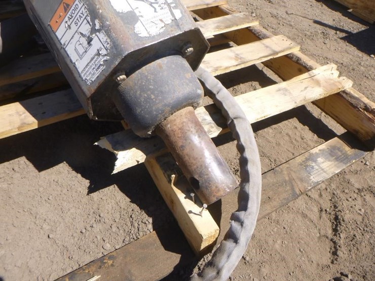 bobcat-463-skid-steer-auger-image-6