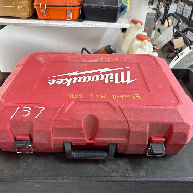 MILWAUKEE ELECTRIC MAGNETIC DRILL SUPPORT EQUIPMENT