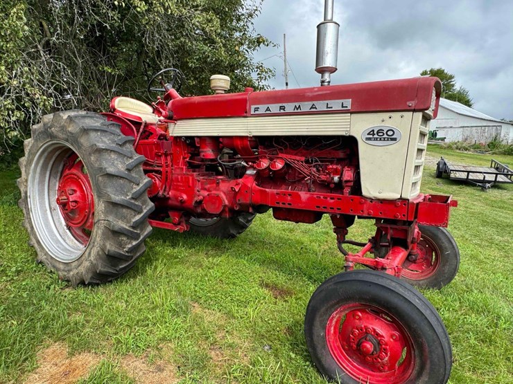 ih-460-tractor-image-1