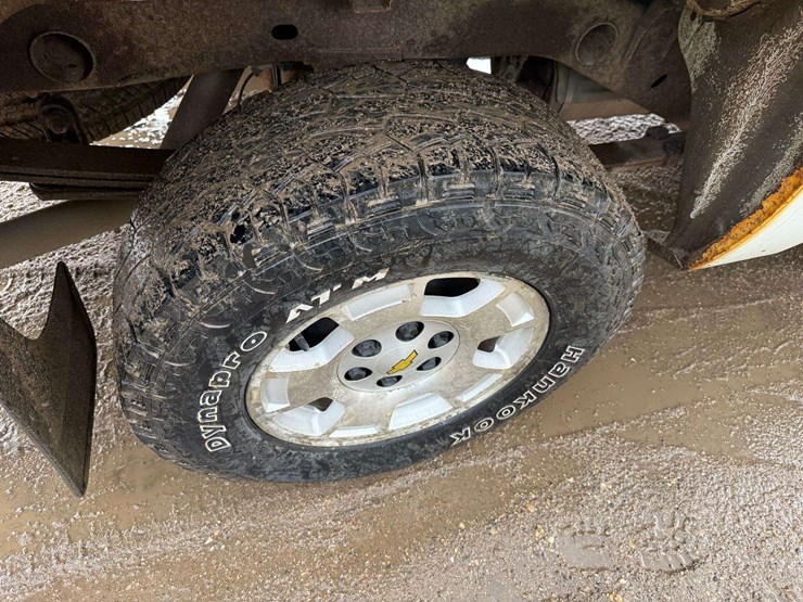 2011-chevrolet-1500-image-20