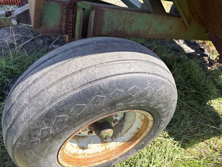 john-deere-1065a-image-15