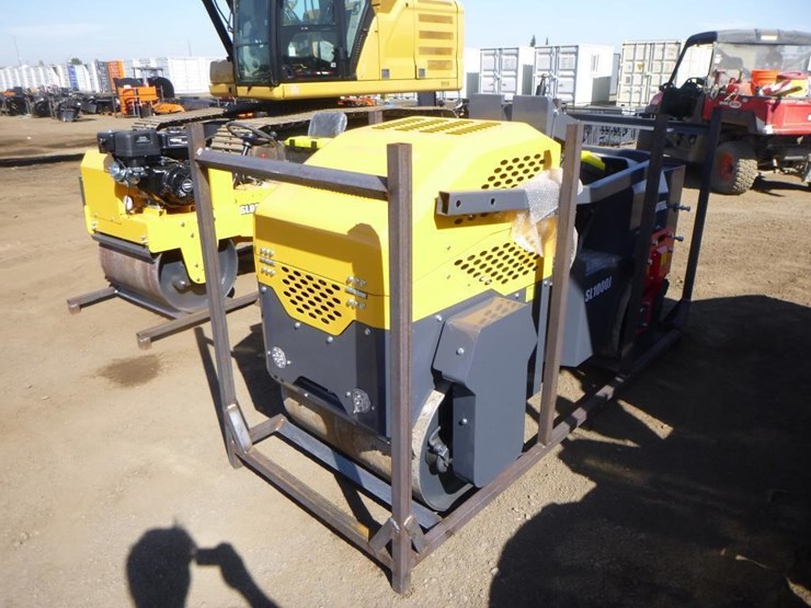 2025-sdlool-sl1000-tandem-vibratory-roller-image-1