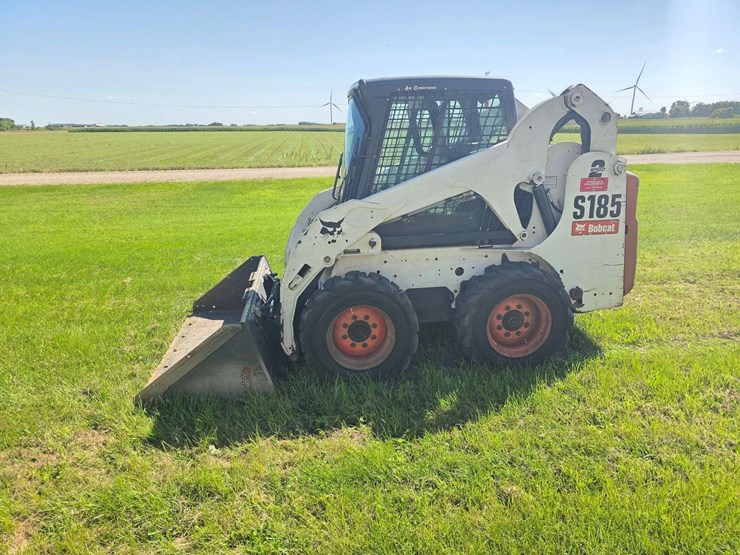 2010-bobcat-s185-image-13